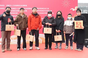 “百米小巷”人潮涌動(dòng)！瑞方人力助力2025年武侯區(qū)春風(fēng)行動(dòng)專場(chǎng)招聘會(huì)“開(kāi)門紅” 第12張